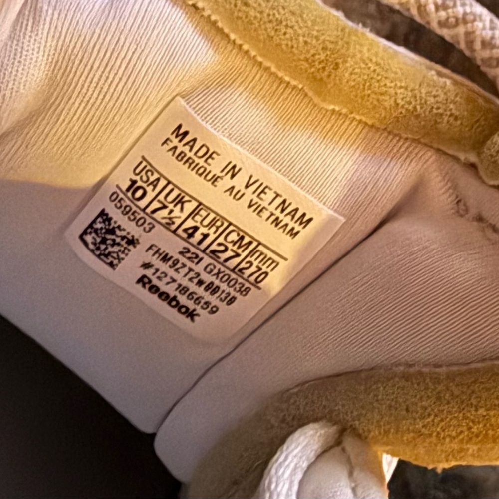 CLEARANCE! Reebok Cardi B ClubPure White Platform
Sneakers Size 10 | Gently worn - Picture 9 of 9